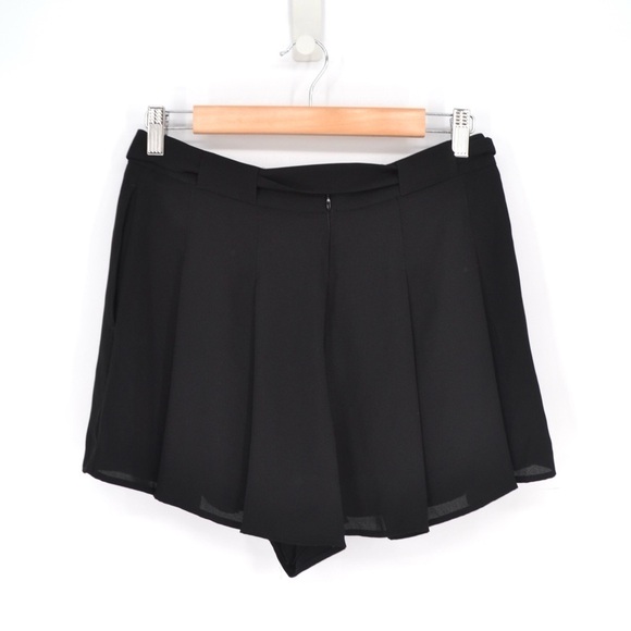 Aritzia Sunday Best Wesley Pleated Shorts Belted Flowy in Black Women's 8 - Picture 5 of 10